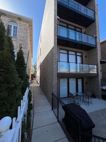2626 S  Wallace St #3, Chicago, IL 60616
