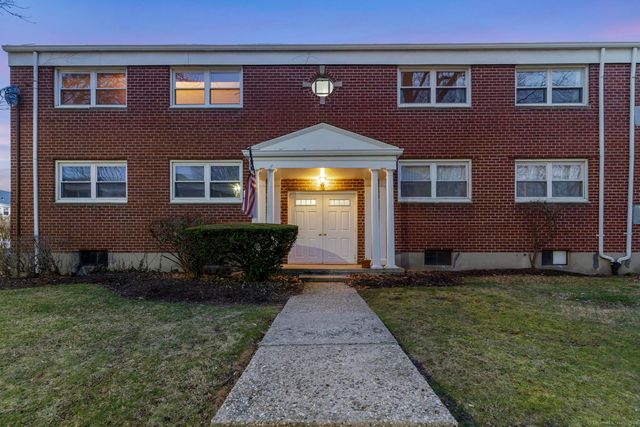 28 Courtland Ave #4, Stamford, CT 06902