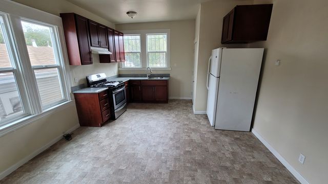 2000 E  22nd St #B, Oakland, CA 94606