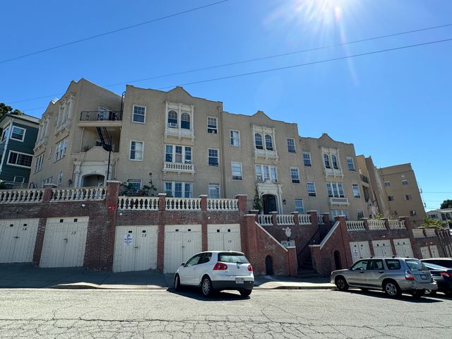 2232 Ivy Dr #1, Oakland, CA 94606