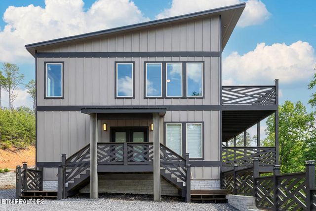 1924 Walker Trl, Pigeon Forge, TN 37876