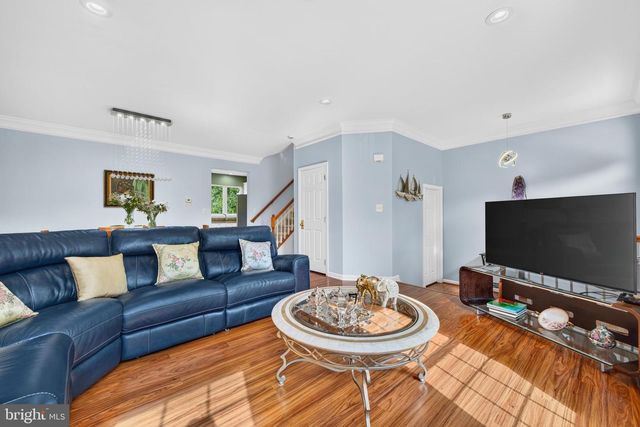 21358 Sawyer Sq, Ashburn, VA 20147