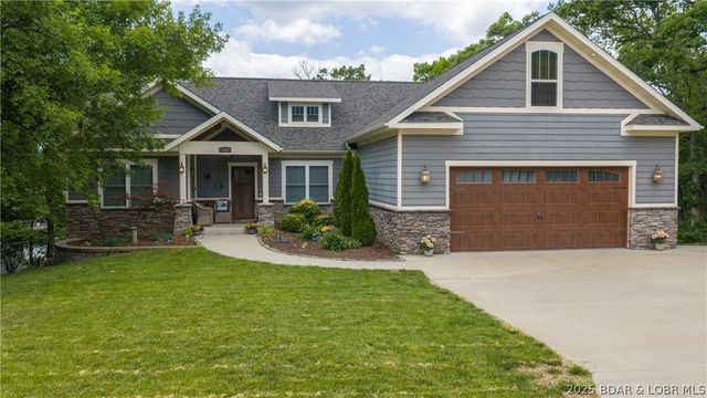 135 Windjammer Estates Dr, Lake Ozark, MO 65049
