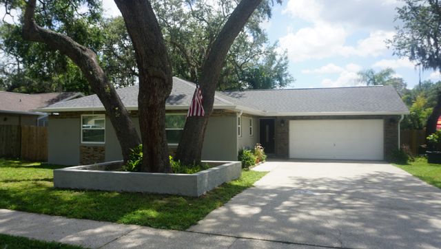 213 Foxwood Dr, Brandon, FL 33510