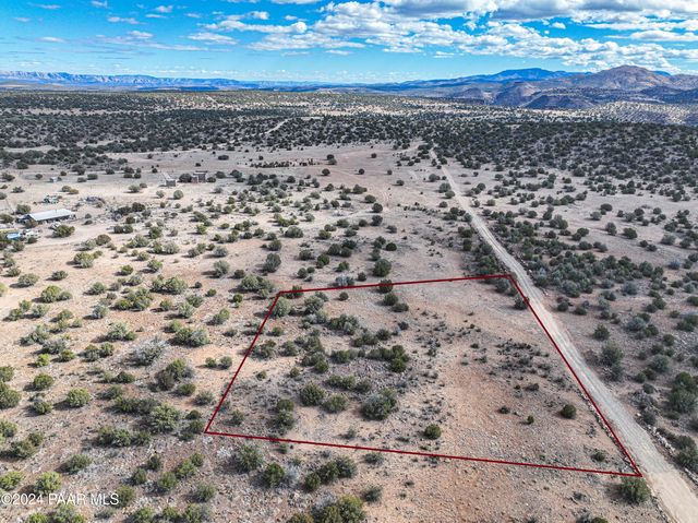 2 N  Headwaters Rd, Paulden, AZ 86334