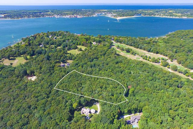 1 Dering Woods Rd, Shelter Island Heights, NY 11965