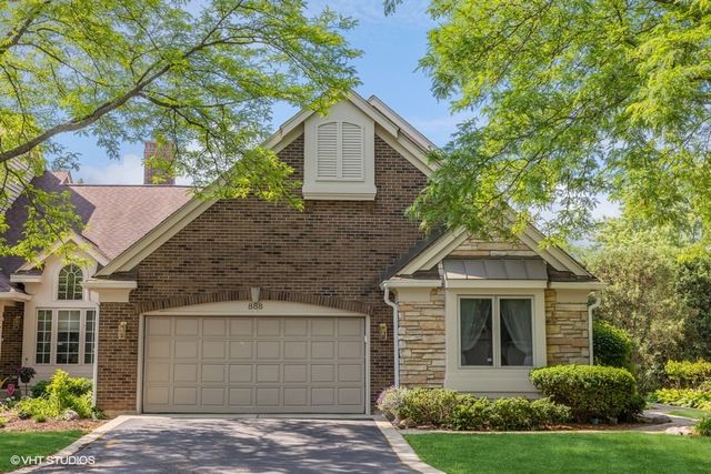 888 Fountain View Dr, Deerfield, IL 60015