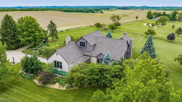 1333 Rock Mill Rd NW, Lancaster, OH 43130