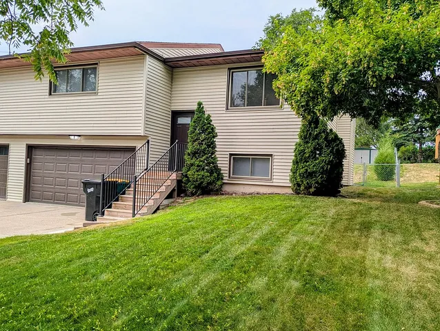 624 W  Turnpike Ave, Bismarck, ND 58501