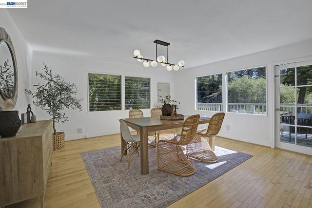 6956 Sayre Dr, Oakland, CA 94611