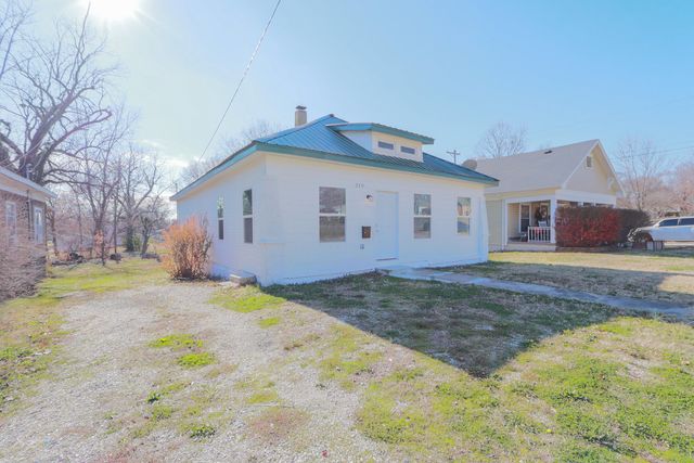 219 East Benton Street, Monett, MO 65708