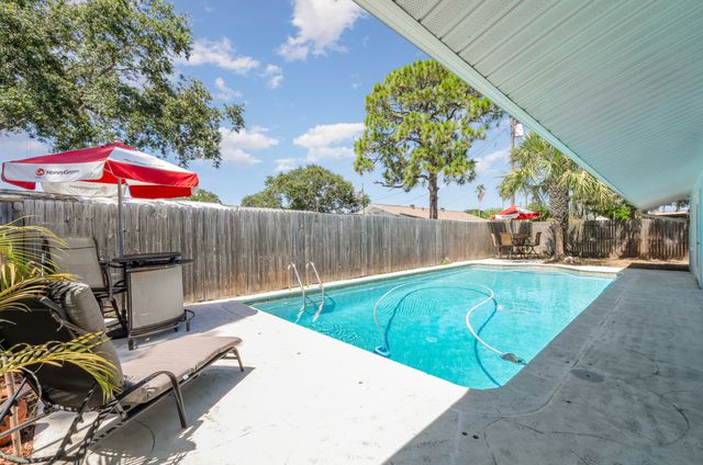 1500 Surfside Blvd, Merritt Island, FL 32952