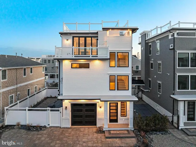 101 W  15th St, Long Beach, NJ 08008