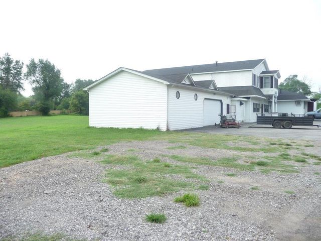 7301 Lake Drive East St Louis Il 3 Bed 6 Bath 19 Photos Trulia