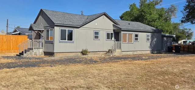 9840 Olympic Drive NE, Moses Lake, WA 98837