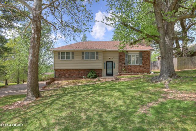 604 Valley View Dr, Carl Junction, MO 64834