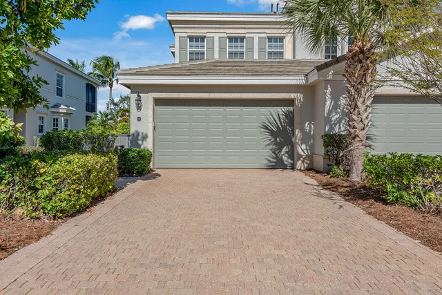 9235 Tesoro Ln #101, Naples, FL 34114