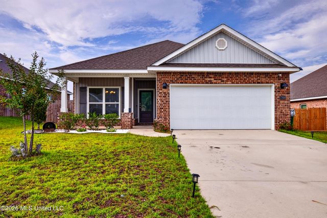 17920 Kelso Dr, Diberville, MS 39540
