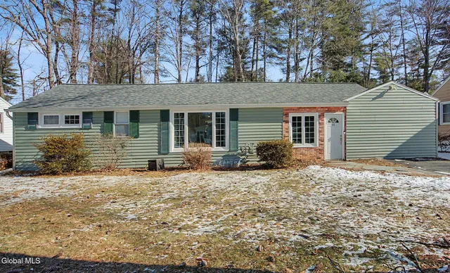 11 Cherry Lane, Guilderland, NY 12084
