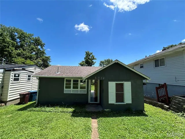 3214 W  Milton Ave, Saint Louis, MO 63114