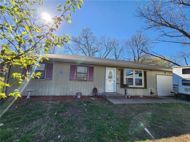 302 S  Olive St, Butler, MO 64730