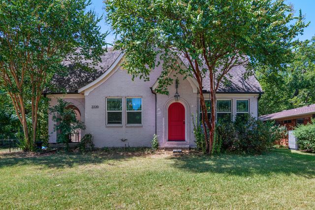2220 Burning Tree Ln, Denton, TX 76209