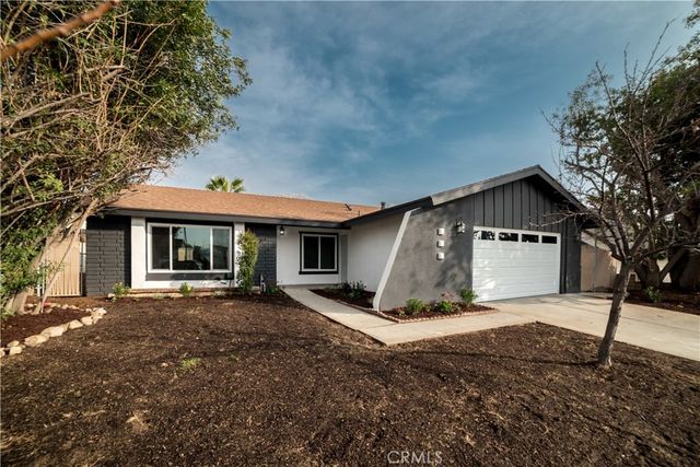 3430 Santa Cruz Dr, Riverside, CA 92507