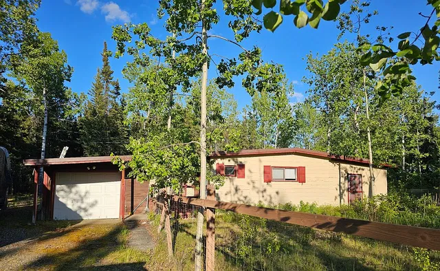 170 C St, Anderson, AK 99744