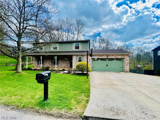 207 N  Hills Dr, Parkersburg, WV 26104