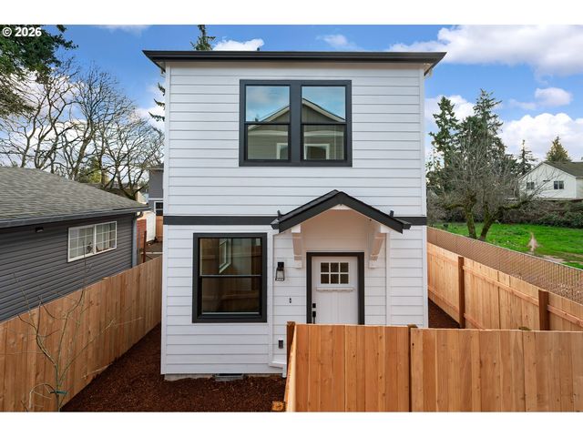 12094 SE Market St, Portland, OR 97216