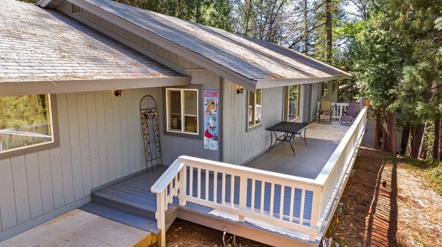 12709 Francis Dr, Grass Valley, CA 95949