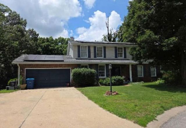 5406 Dixon Dr, Godfrey, IL 62035