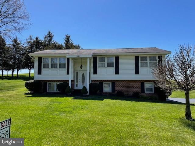 935 Hillsdale Rd, Middletown, PA 17057