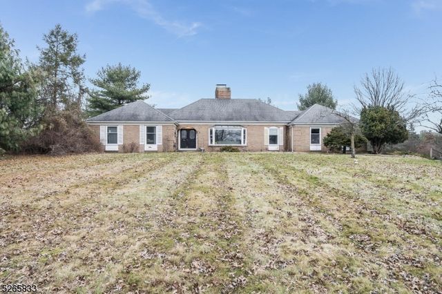 10 Perryville Rd, Pittstown, NJ 08867