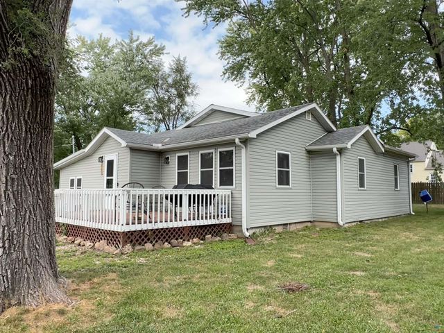 501 S  Blakely St, Cole Camp, MO 65325