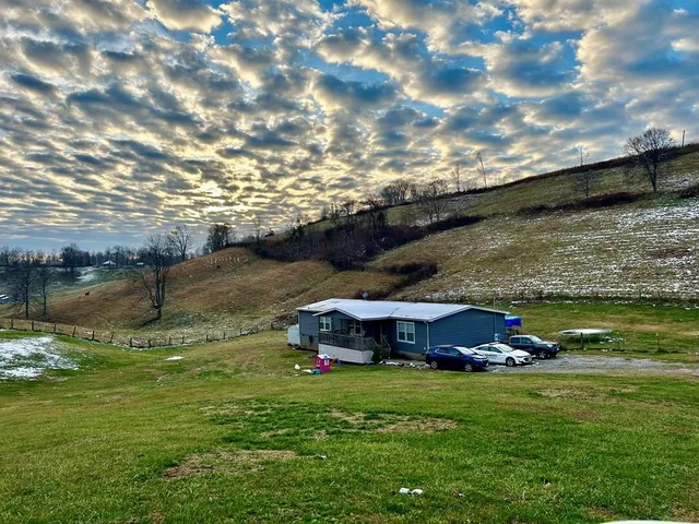 2091 Porter Hollow Rd, Castlewood, VA 24224