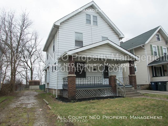 1798 Ford Ave, Akron, OH 44305