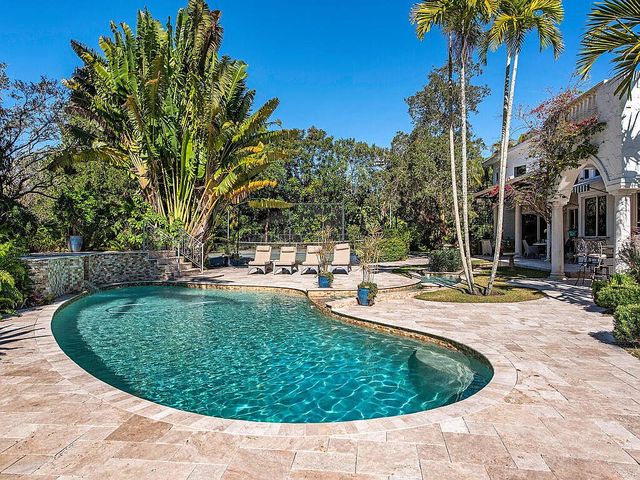 111 Caribbean Rd, Naples, FL 34108