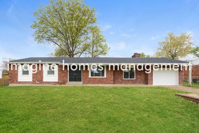 5365 Butler Hill Estates Dr, Saint Louis, MO 63128