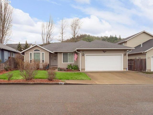 180 Village Dr, Winchester, OR 97495