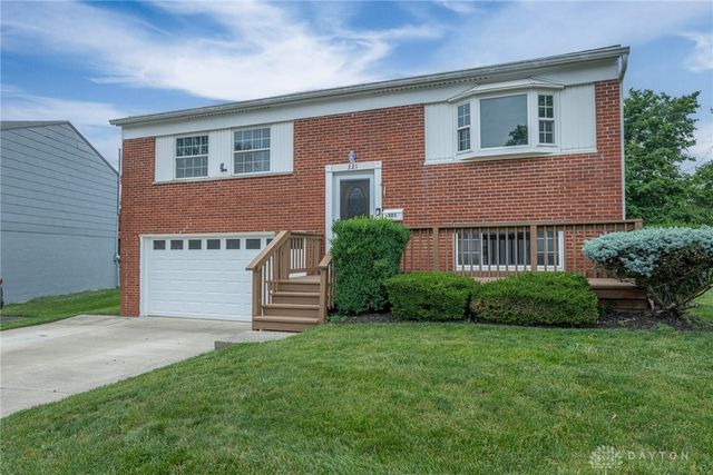 321 Ellenwood Dr, Dayton, OH 45449