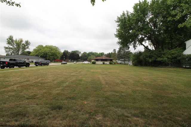 805 N  Wright Rd, Janesville, WI 53546