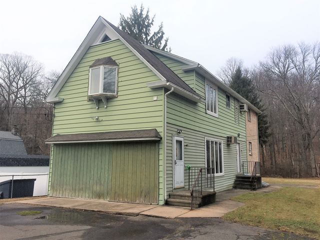 1078 Chase Pkwy, Waterbury, CT 06708
