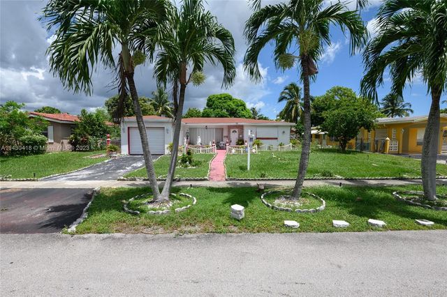 4655 NW 41st Ct, Lauderdale Lakes, FL 33319