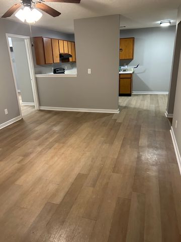 425 Killian St, Canton, GA 30114