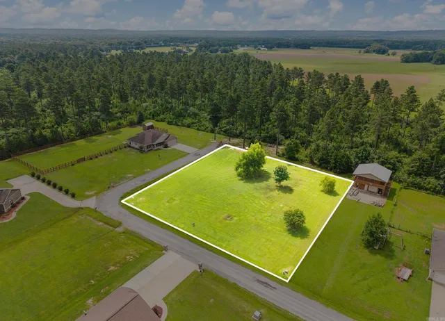 112 Crystal Valley Rd, Searcy, AR 72143