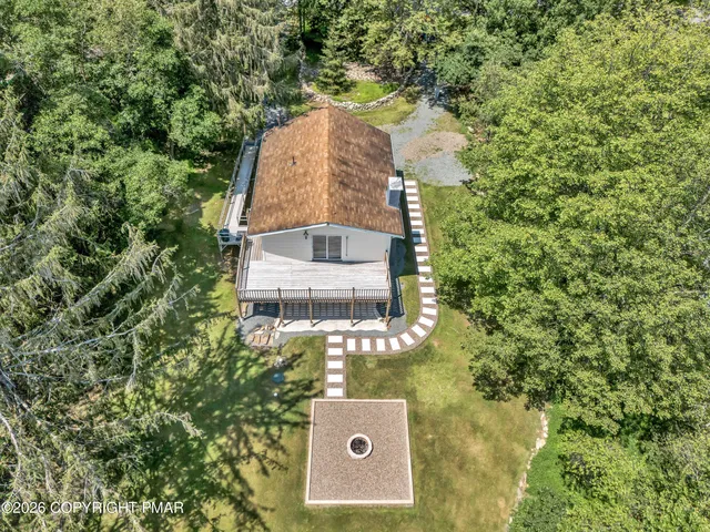 453 Cedar Dr, Long Pond, PA 18334