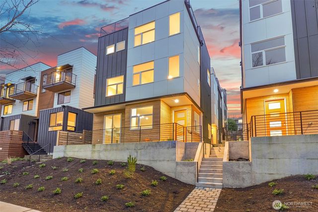 E⭐︎House fe6150d98c296aa84cc3592526acfa