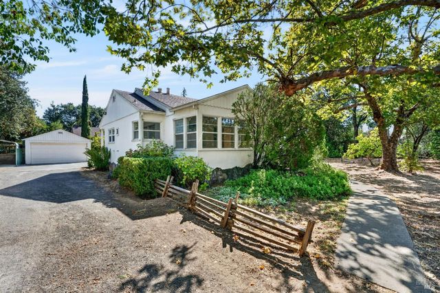 910 S Cloverdale Boulevard, Cloverdale, CA 95425