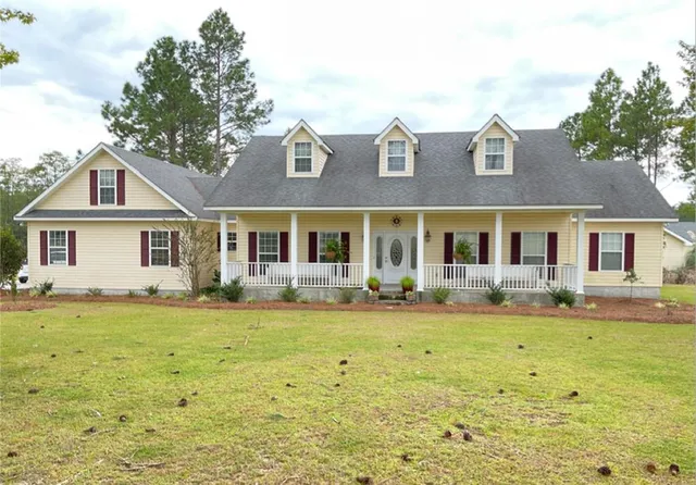 74 McClellan Dr, Tifton, GA 31794